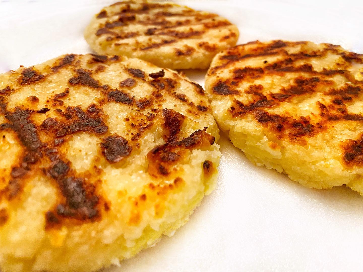 PAKEETO AREPA DE ALMENDRA X 4 UND